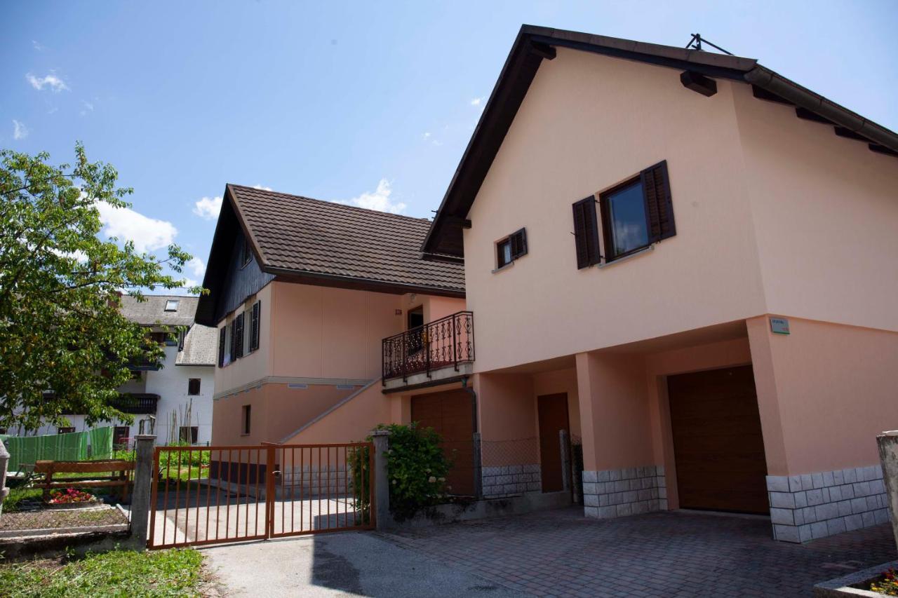 Apartma Lesjak 1 *