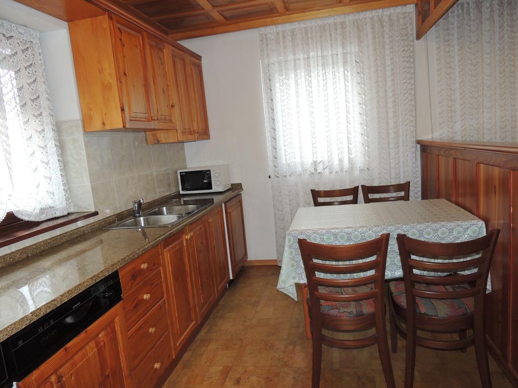 Apartma Lesjak 1 *